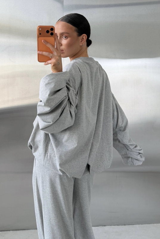 Свитшот с защипами тонкий