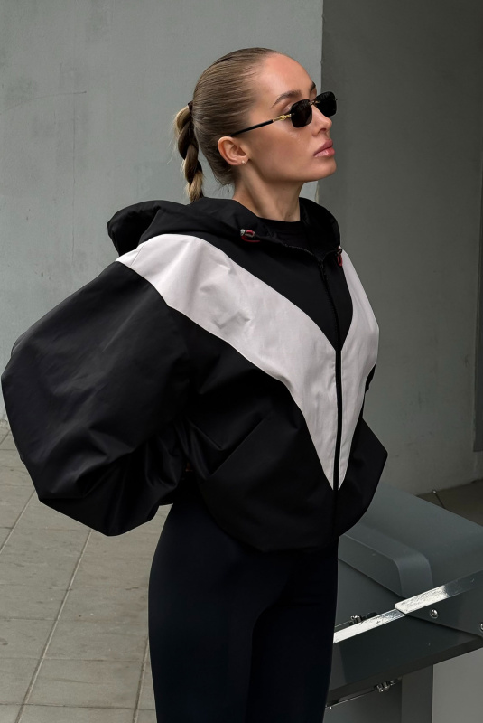 Ветровка с капюшоном BLACK