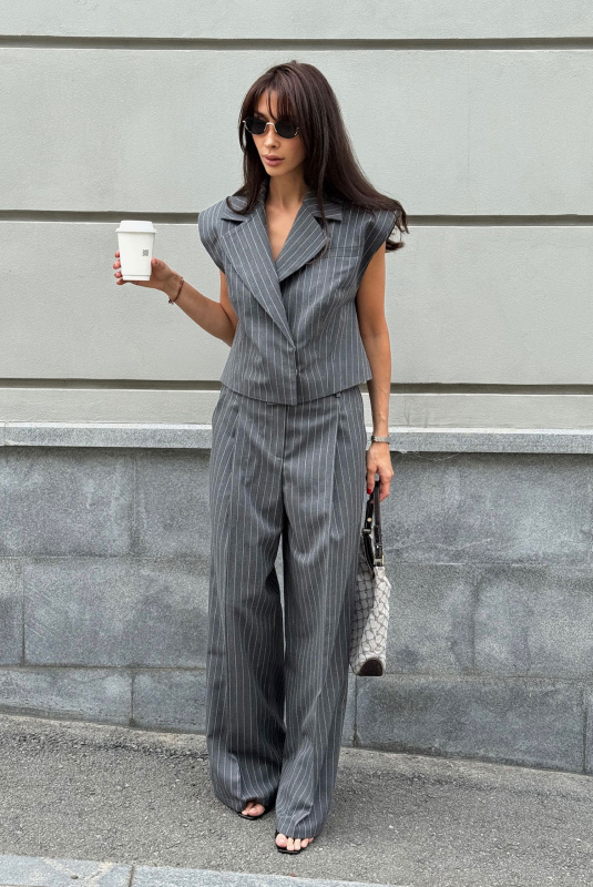 Жилет серая полоска ULLA & LABEL .B