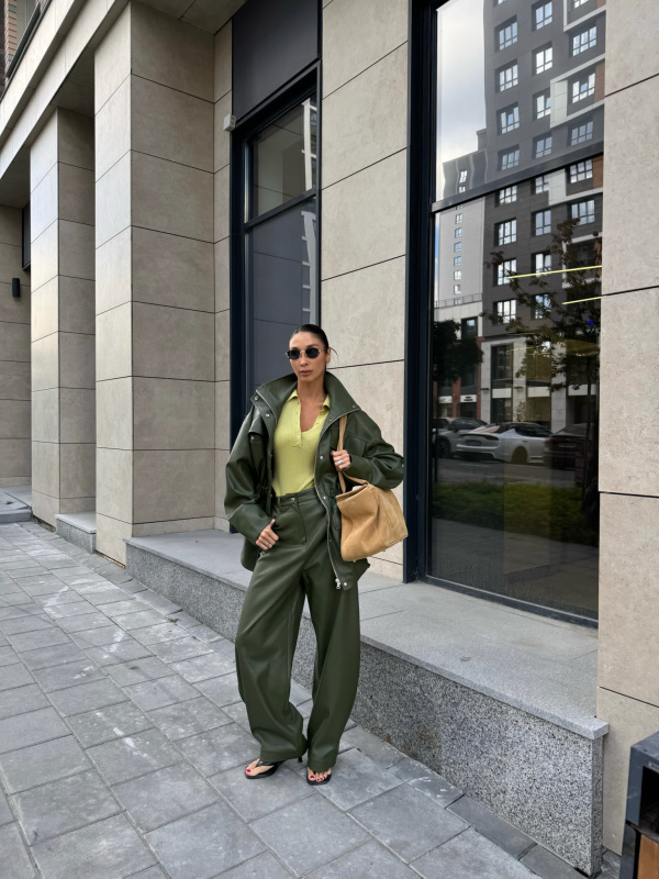 Брюки "бананы" из экокожи GREEN