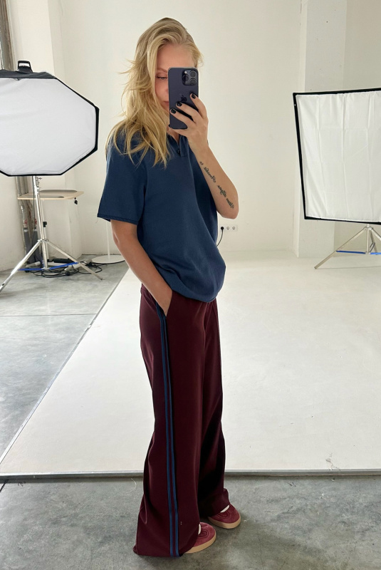 Брюки прямые с лампасами BURGUNDY Брюки прямые с лампасами BURGUNDY