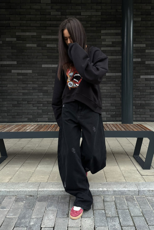 Свитшот с принтом BLACK