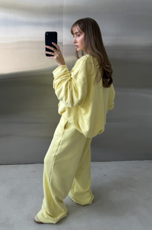 Свитшот с защипами