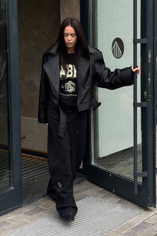 Лонгслив укороченный BLACK