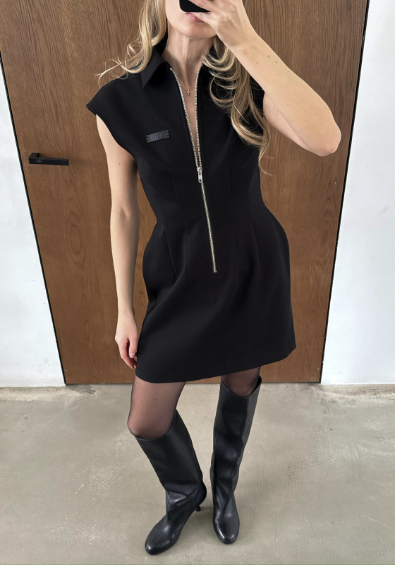 Платье на молнии