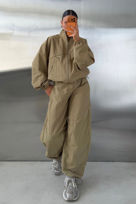 Куртка плащевая