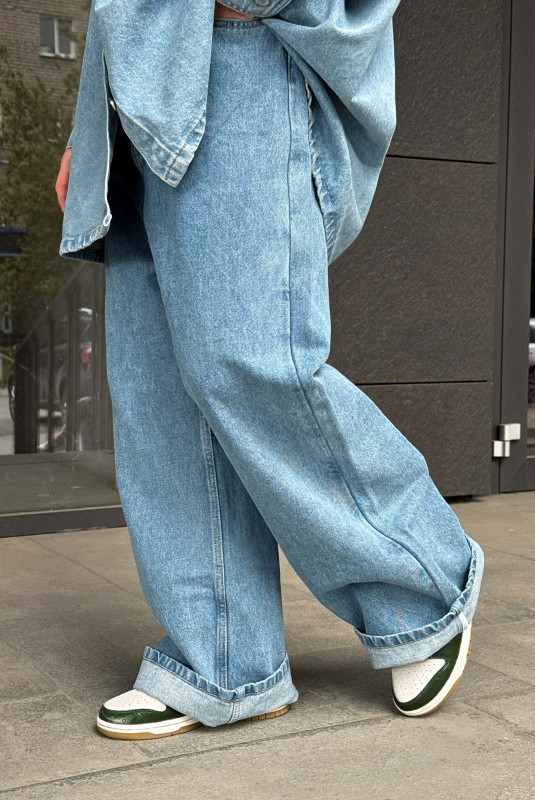 Джинсы на низкой посадке LIGHT BLUE Джинсы на низкой посадке LIGHT BLUE