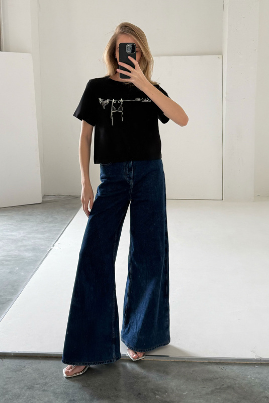 Футболка укороченная с принтом BIKINIS BLACK