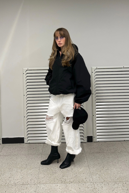 Джинсы рваные