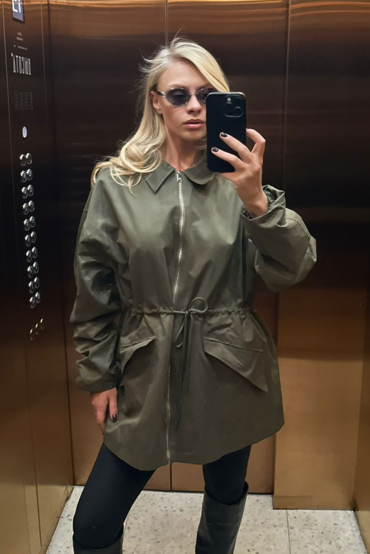 Парка на кулисе KHAKI