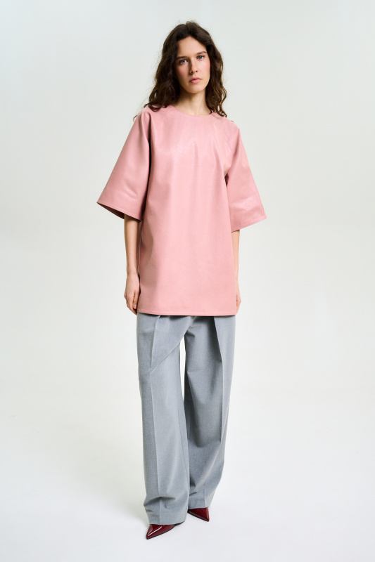 Футболка из экокожи LIGHT PINK