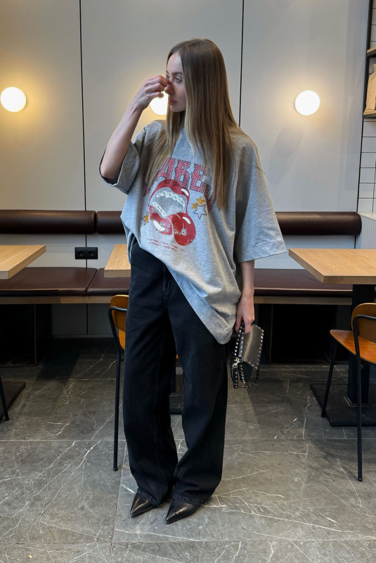 Футболка со стразами (серая)