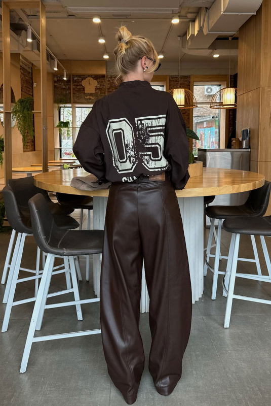 Лонгслив объемный BROWN