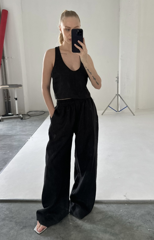 Майка укороченная изо льна BLACK