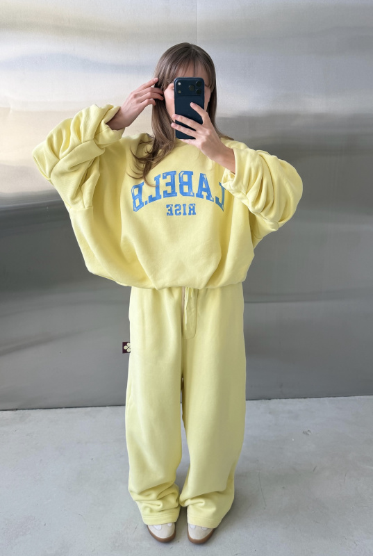 Свитшот с защипами