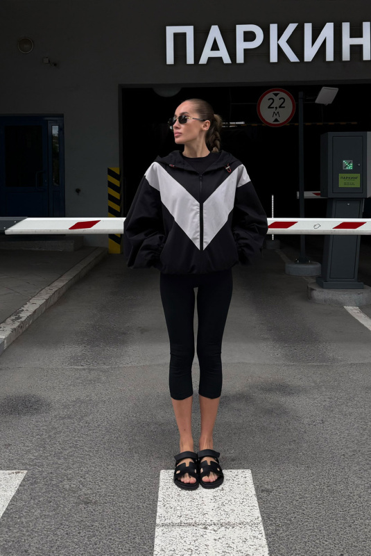 Ветровка с капюшоном BLACK