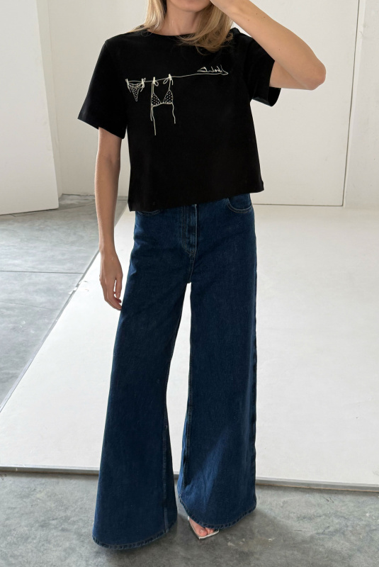 Футболка укороченная с принтом BIKINIS BLACK