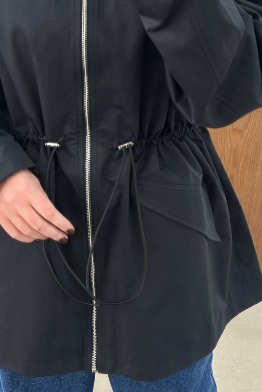 Парка на кулисе BLACK